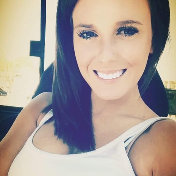 Meet your Posher, Amanda - Picture 1 of 1